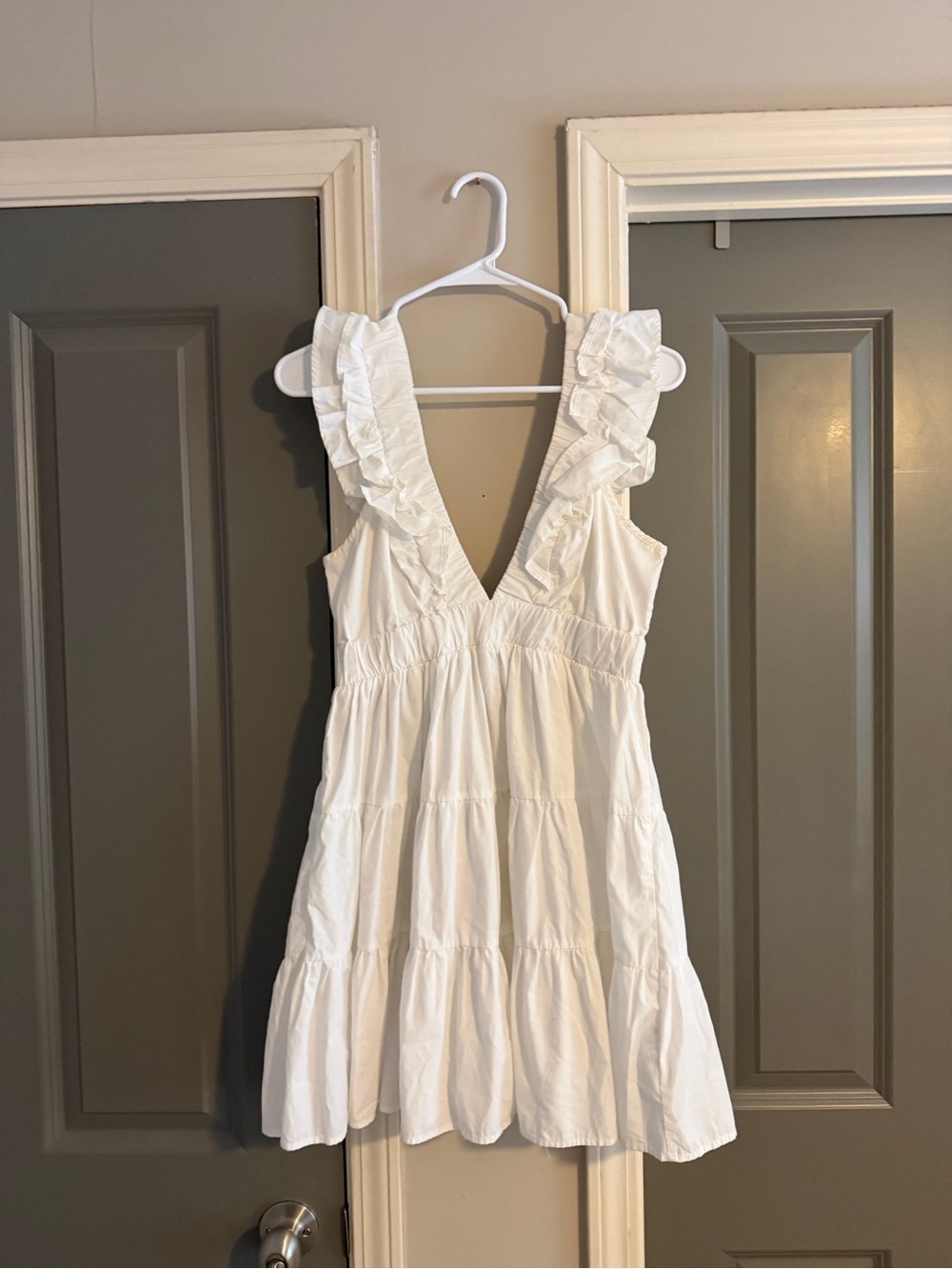 Abercrombie & Fitch White Ruffled Strap Dress